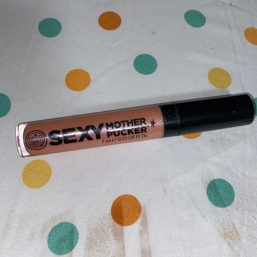 Lip plumper